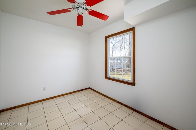 21 Jefferson Court, Freehold, NJ 07728
