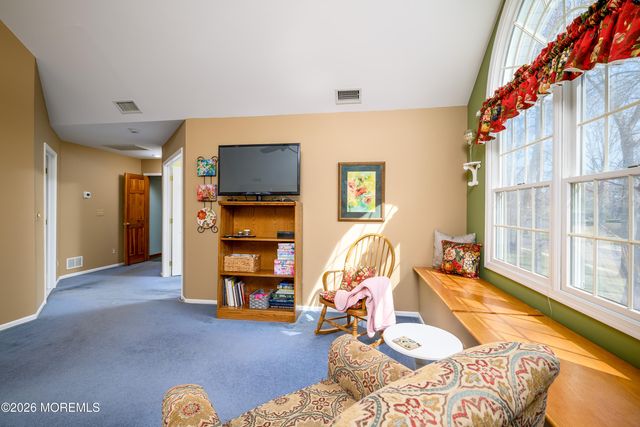 21 Jefferson Court, Freehold, NJ 07728