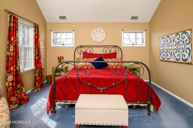 21 Jefferson Court, Freehold, NJ 07728