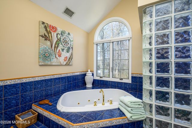 21 Jefferson Court, Freehold, NJ 07728