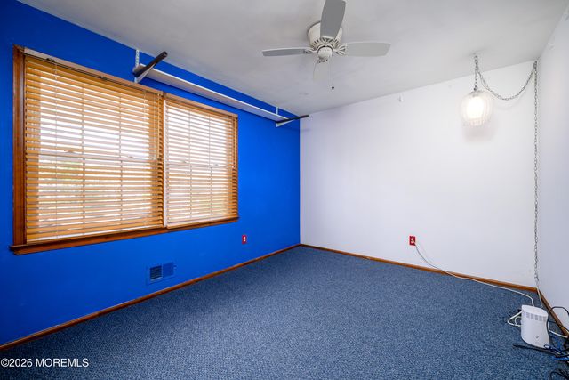 21 Jefferson Court, Freehold, NJ 07728