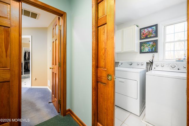 21 Jefferson Court, Freehold, NJ 07728