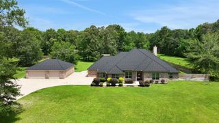 23966 Mossy Oaks Drive, New Caney, TX 77357