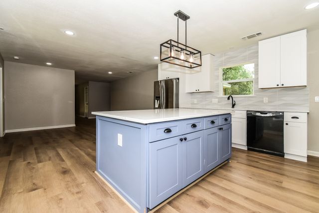 320 33rd Street SW, Paris, TX 75460
