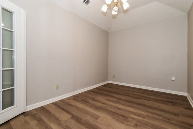 320 33rd Street SW, Paris, TX 75460