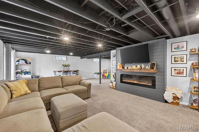 965 N Metter Avenue, Columbia, IL 62236