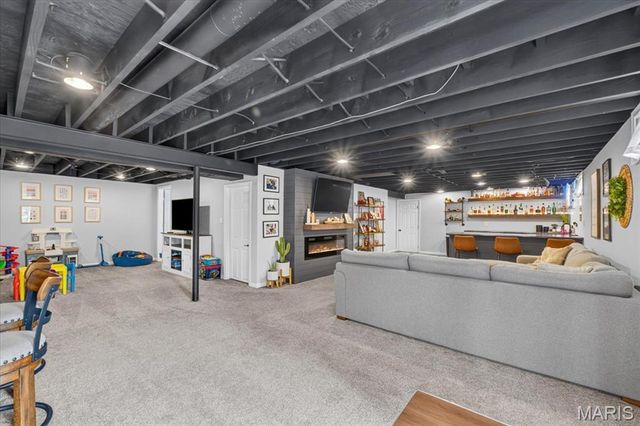 965 N Metter Avenue, Columbia, IL 62236