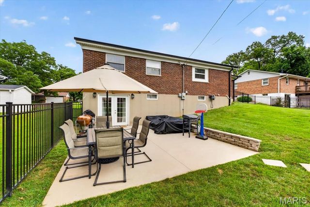 965 N Metter Avenue, Columbia, IL 62236