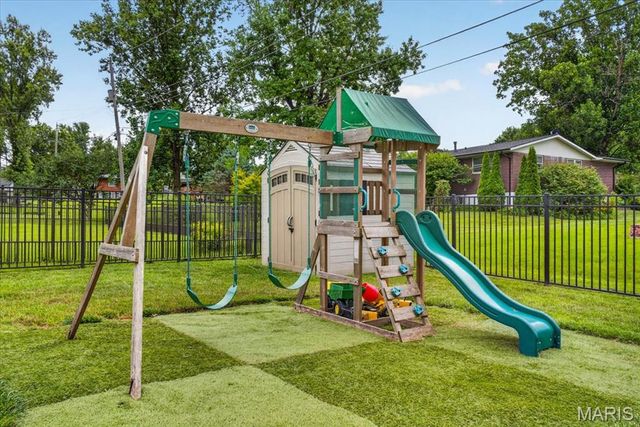 965 N Metter Avenue, Columbia, IL 62236