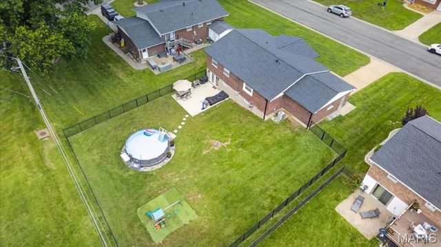 965 N Metter Avenue, Columbia, IL 62236