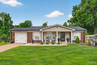 965 N Metter Avenue, Columbia, IL 62236