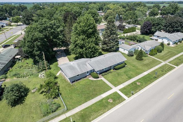 101 N Clear Lake Avenue, Milton, WI 53563