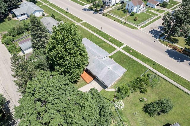 101 N Clear Lake Avenue, Milton, WI 53563