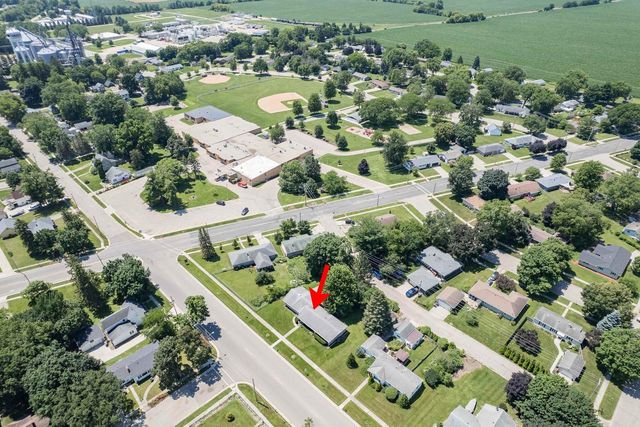 101 N Clear Lake Avenue, Milton, WI 53563