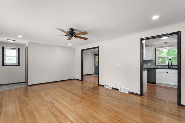 101 N Clear Lake Avenue, Milton, WI 53563