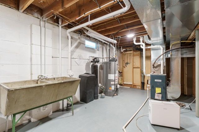101 N Clear Lake Avenue, Milton, WI 53563