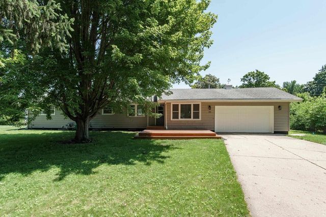 101 N Clear Lake Avenue, Milton, WI 53563