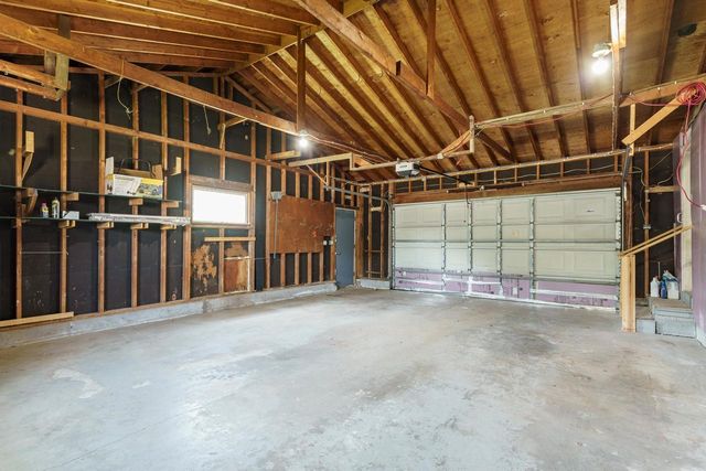 101 N Clear Lake Avenue, Milton, WI 53563