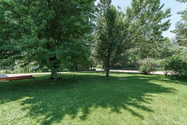 101 N Clear Lake Avenue, Milton, WI 53563