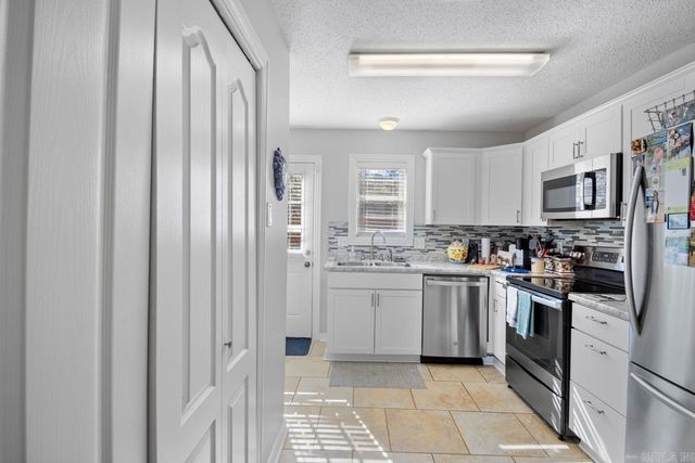 200 Pine Forest 3-B, Maumelle, AR 72113