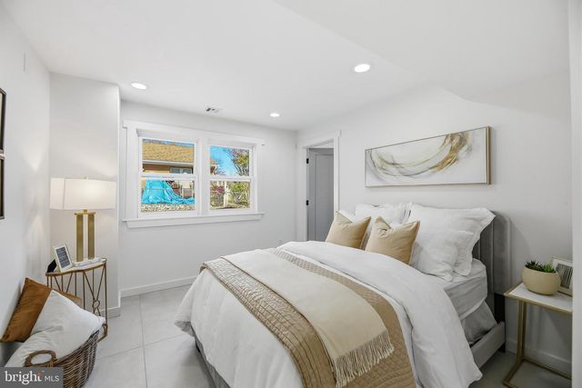 28 BRATTLE ST, Ewing Twp, NJ 08638