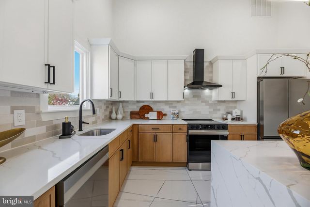 28 BRATTLE ST, Ewing Twp, NJ 08638