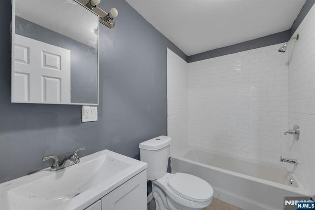 513 Sandford, Newark, NJ 07106
