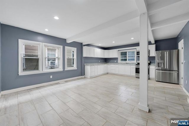 513 Sandford, Newark, NJ 07106