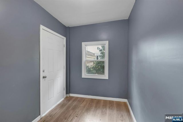 513 Sandford, Newark, NJ 07106