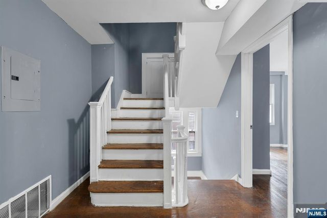 513 Sandford, Newark, NJ 07106