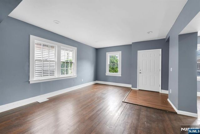 513 Sandford, Newark, NJ 07106