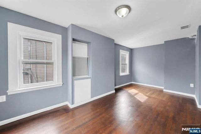 513 Sandford, Newark, NJ 07106