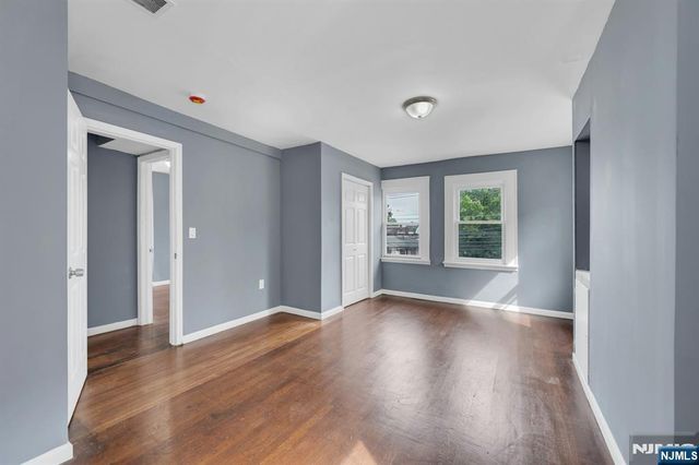 513 Sandford, Newark, NJ 07106