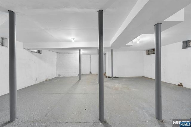 513 Sandford, Newark, NJ 07106