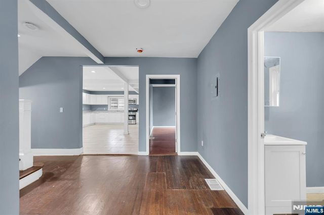 513 Sandford, Newark, NJ 07106