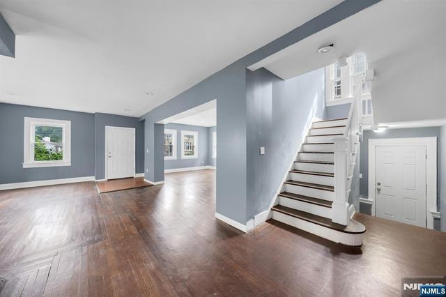 513 Sandford, Newark, NJ 07106