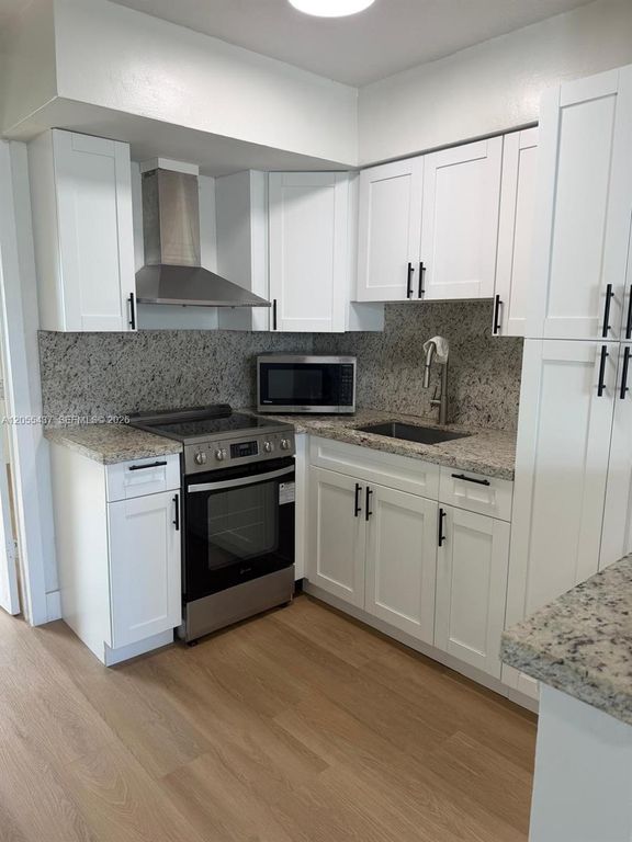 101 SE 4th Ave 6, Hallandale Beach, FL 33009