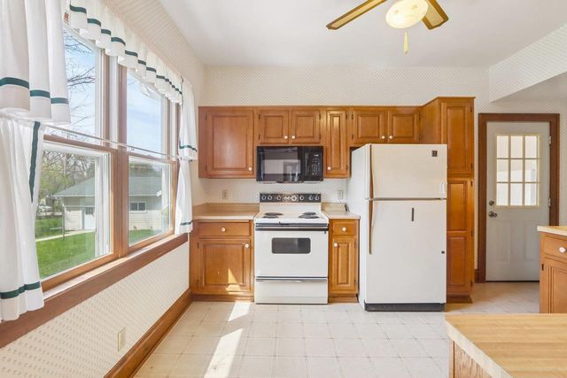 102 S 5th Street, Mount Horeb, WI 53572