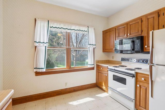 102 S 5th Street, Mount Horeb, WI 53572