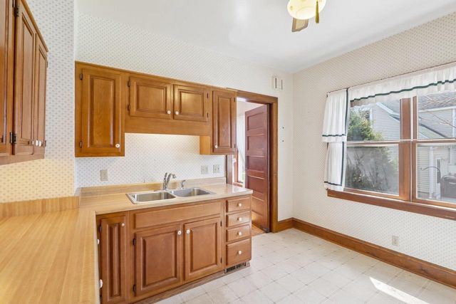 102 S 5th Street, Mount Horeb, WI 53572