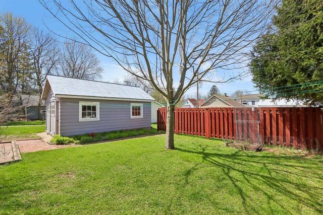 102 S 5th Street, Mount Horeb, WI 53572