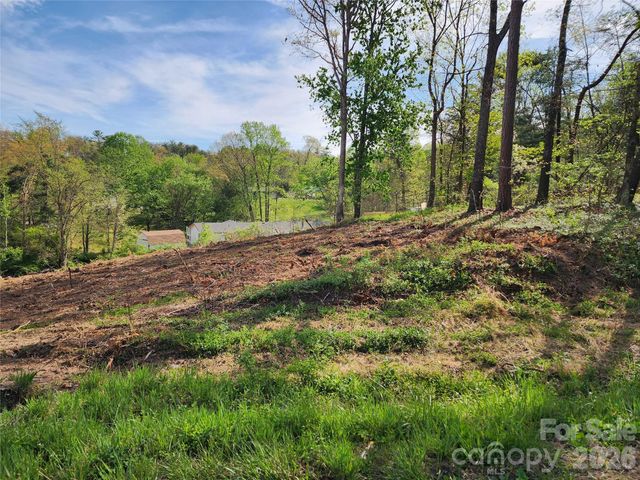 99999 Riverside Drive, Asheville, NC 28804