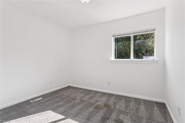 1312 River Oaks DR, Norfolk, VA 23502