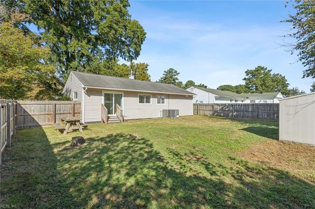 1312 River Oaks DR, Norfolk, VA 23502