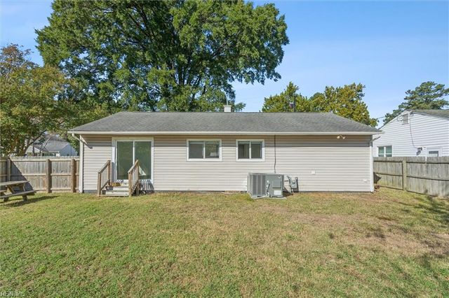 1312 River Oaks DR, Norfolk, VA 23502