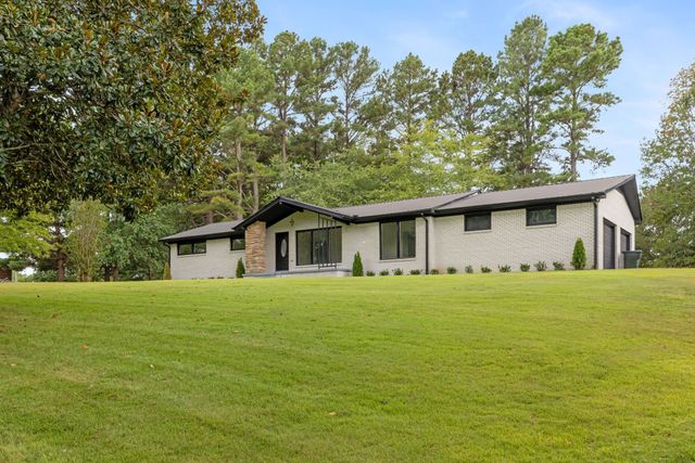 2809 Country Club Dr, Centerville, TN 37033