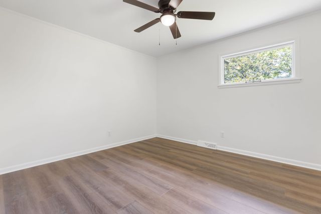 2809 Country Club Dr, Centerville, TN 37033