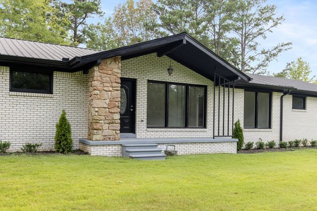2809 Country Club Dr, Centerville, TN 37033
