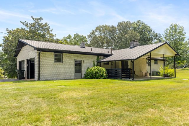 2809 Country Club Dr, Centerville, TN 37033