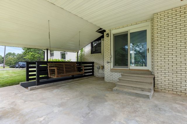 2809 Country Club Dr, Centerville, TN 37033